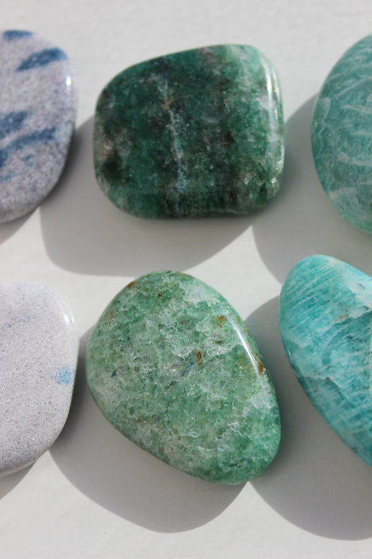 Fuchsite Flat Palm Stone