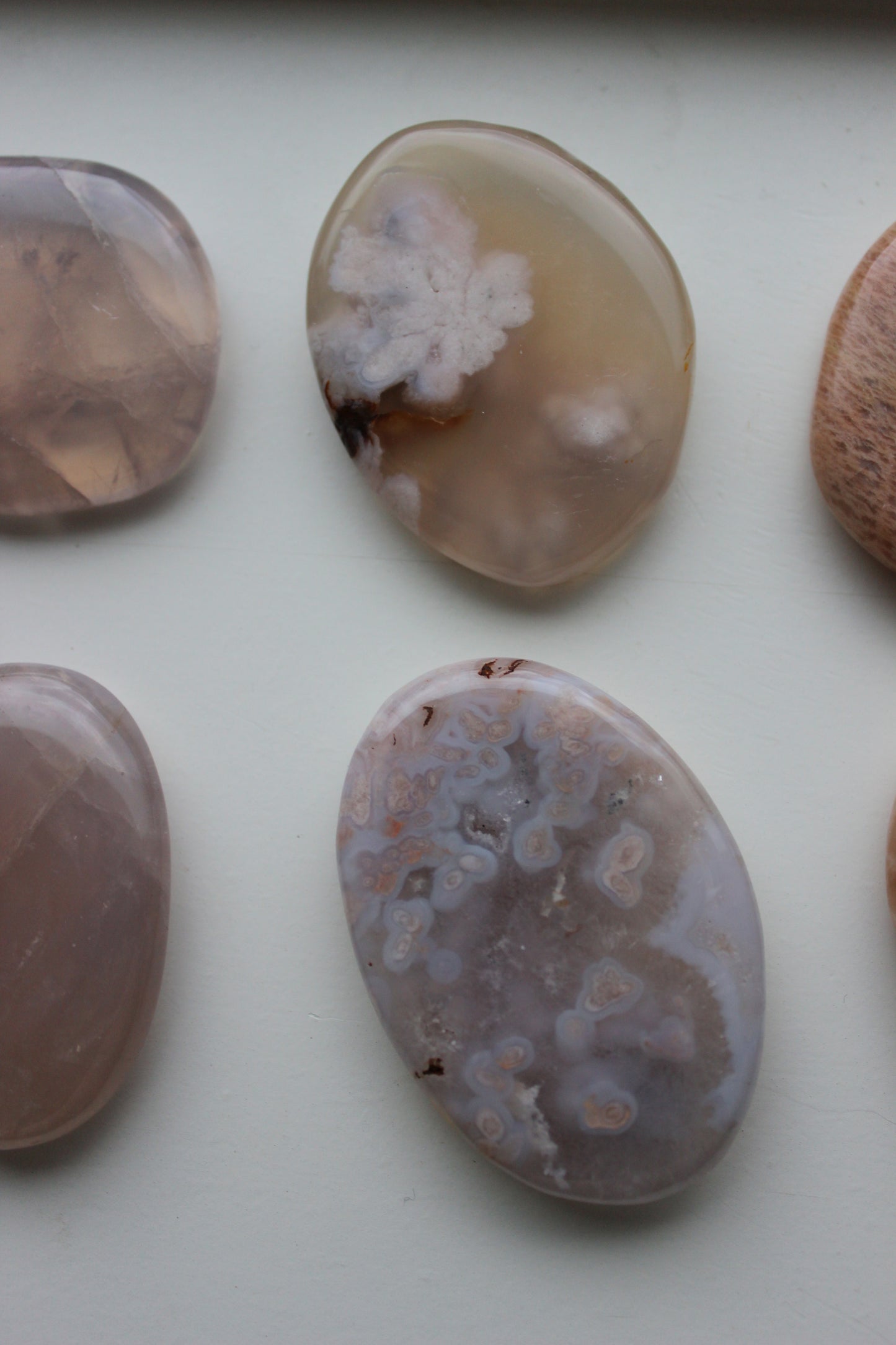 Flower Agate Flat Palm Stone