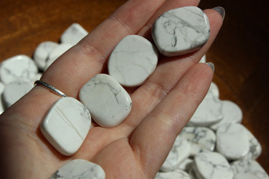 Howlite Small Palm Stones